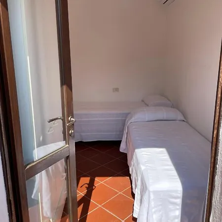 Le Al Mare Holiday home Cannigione